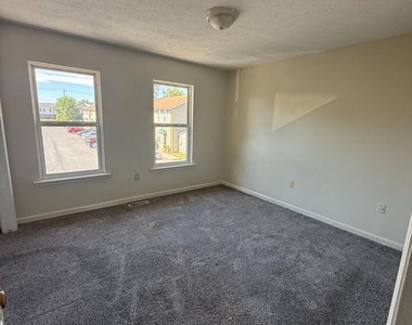 334 Avon Court - Photo Thumbnail 7