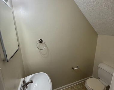 334 Avon Court - Photo Thumbnail 4