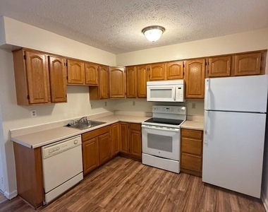 334 Avon Court - Photo Thumbnail 5