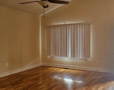 147 Settlers Way - Photo Thumbnail 4