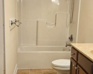 147 Settlers Way - Photo Thumbnail 11