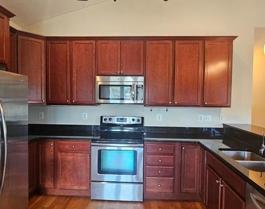 147 Settlers Way - Photo Thumbnail 31