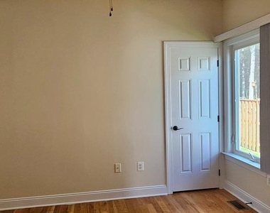 147 Settlers Way - Photo Thumbnail 7