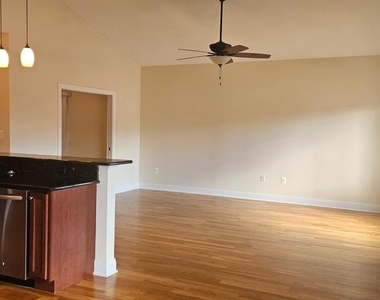 147 Settlers Way - Photo Thumbnail 5