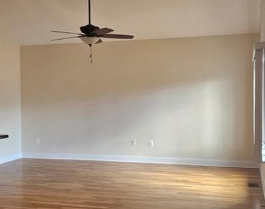 147 Settlers Way - Photo Thumbnail 6