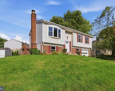 5625 Roundtree Drive - Photo Thumbnail 1