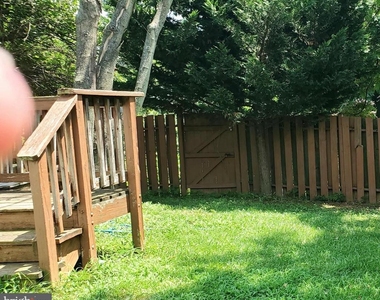 15268 Cloverdale Road - Photo Thumbnail 10