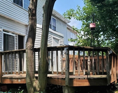 15268 Cloverdale Road - Photo Thumbnail 9