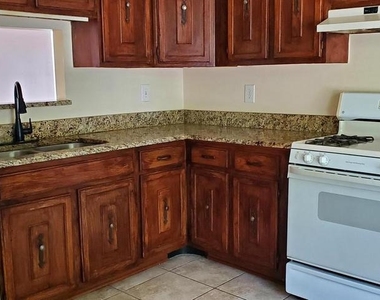 15268 Cloverdale Road - Photo Thumbnail 1