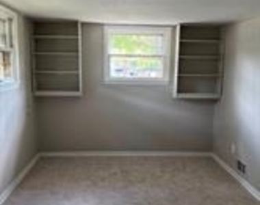 902 W Poplar Road - Photo Thumbnail 10