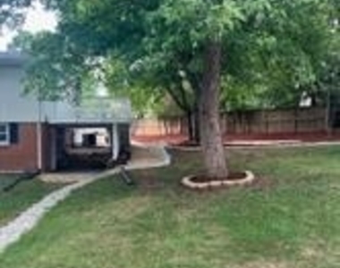 902 W Poplar Road - Photo Thumbnail 16