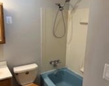 902 W Poplar Road - Photo Thumbnail 51