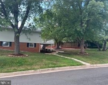 902 W Poplar Road - Photo Thumbnail 19
