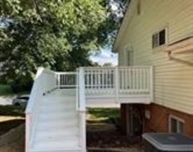 902 W Poplar Road - Photo Thumbnail 22