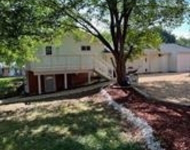 902 W Poplar Road - Photo Thumbnail 20