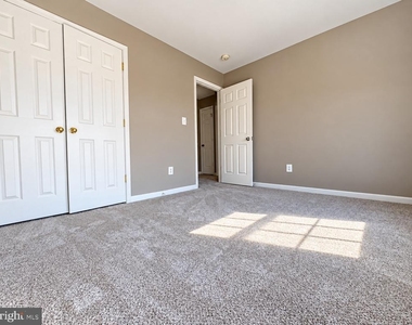 42688 Rolling Rock Square - Photo Thumbnail 20