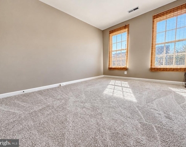 42688 Rolling Rock Square - Photo Thumbnail 19