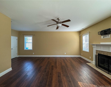 2215 Lakedale Drive - Photo Thumbnail 4