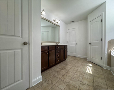 2215 Lakedale Drive - Photo Thumbnail 16