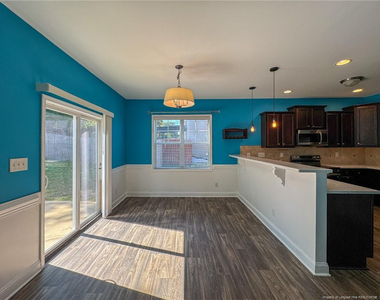 2215 Lakedale Drive - Photo Thumbnail 6