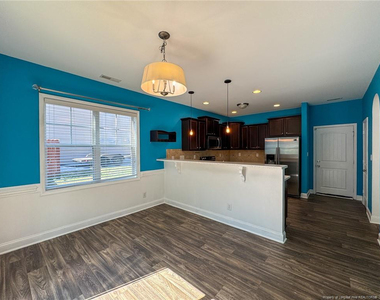 2215 Lakedale Drive - Photo Thumbnail 7