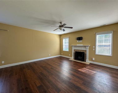 2215 Lakedale Drive - Photo Thumbnail 3