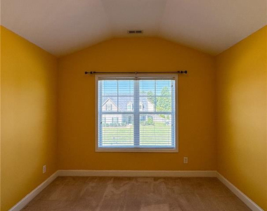 2215 Lakedale Drive - Photo Thumbnail 20