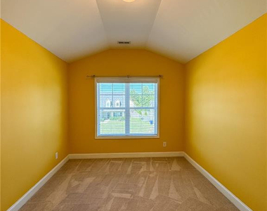 2215 Lakedale Drive - Photo Thumbnail 18