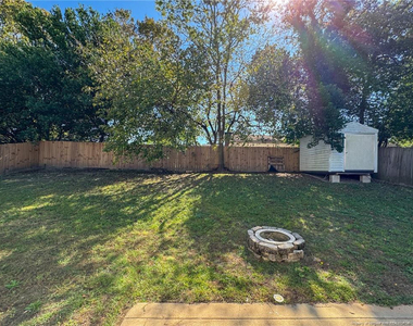 2215 Lakedale Drive - Photo Thumbnail 23