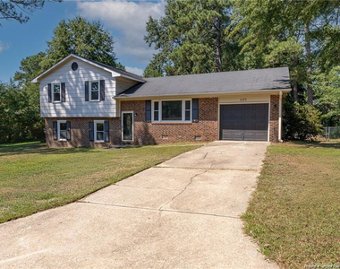 1120 Leslie Drive - Photo Thumbnail 4