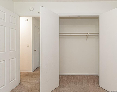 1120 Leslie Drive - Photo Thumbnail 9