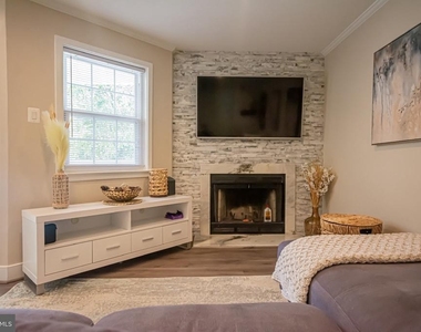 1504 Lincoln Way - Photo Thumbnail 6