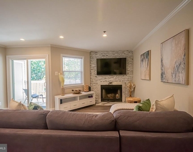 1504 Lincoln Way - Photo Thumbnail 1