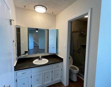6383 Hawfield Drive - Photo Thumbnail 17