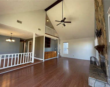 6383 Hawfield Drive - Photo Thumbnail 4