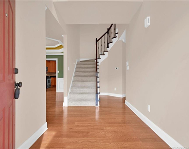 7260 Sandcastle Lane - Photo Thumbnail 2