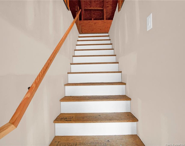 7260 Sandcastle Lane - Photo Thumbnail 23