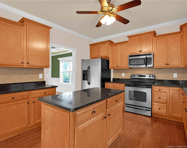 7260 Sandcastle Lane - Photo Thumbnail 8