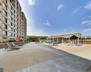 2451 Midtown Avenue - Photo Thumbnail 24
