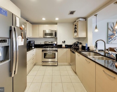 2451 Midtown Avenue - Photo Thumbnail 5