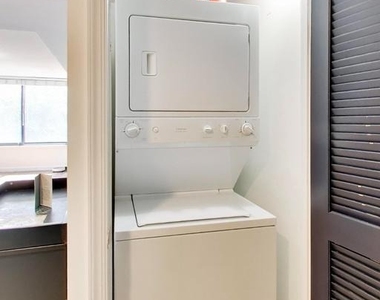 2451 Midtown Avenue - Photo Thumbnail 12