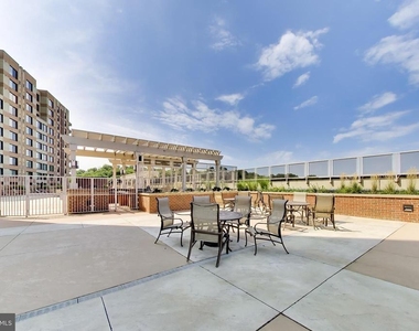 2451 Midtown Avenue - Photo Thumbnail 25