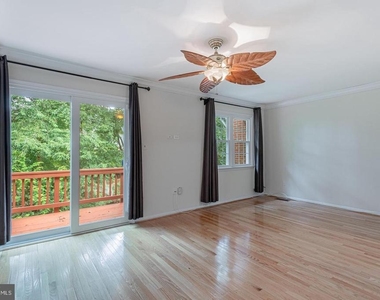 8575 Raglan Road - Photo Thumbnail 14