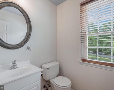 8575 Raglan Road - Photo Thumbnail 13
