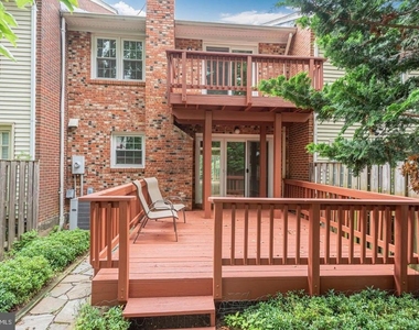 8575 Raglan Road - Photo Thumbnail 29