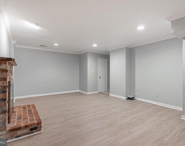 8575 Raglan Road - Photo Thumbnail 24
