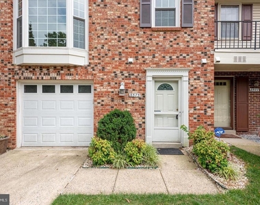 8575 Raglan Road - Photo Thumbnail 2