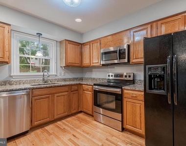 8575 Raglan Road - Photo Thumbnail 7