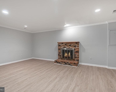 8575 Raglan Road - Photo Thumbnail 23