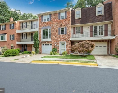 8575 Raglan Road - Photo Thumbnail 1